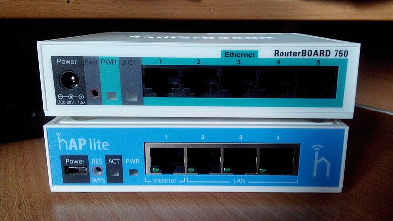 MikroTik hEX RB750Gr3